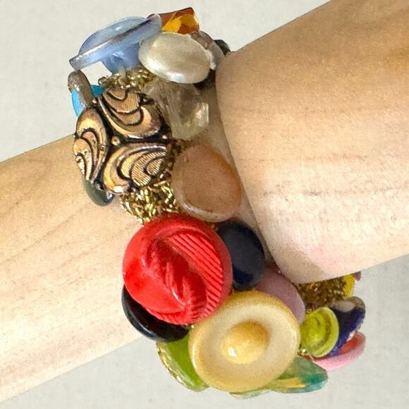 Vintage Button Bracelet Colorful Mixed Buttons & Beads on Gold Crochet Base 43g - Picture 7 of 12